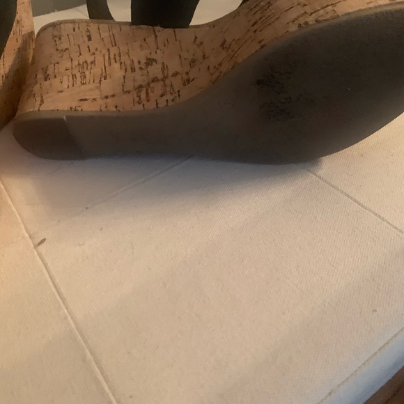 Soft black leather wedge sandals! - Picture 1 of 2